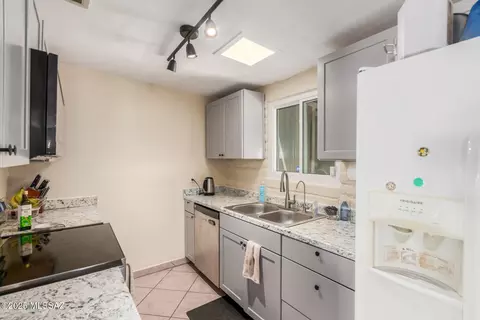 Kitchen - 7100 E Lilac Pl, Tucson, AZ 85730 photo 1 of 4