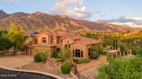 6389 N Pinnacle Ridge Dr, Tucson, AZ 85718