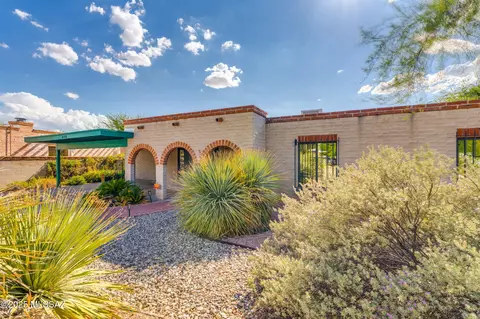 6730 E Rosewood Cir, Tucson, AZ 85710