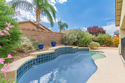 Exterior - 10562 E Bonpland Willow Dr, Tucson, AZ 85747 photo 4 of 6