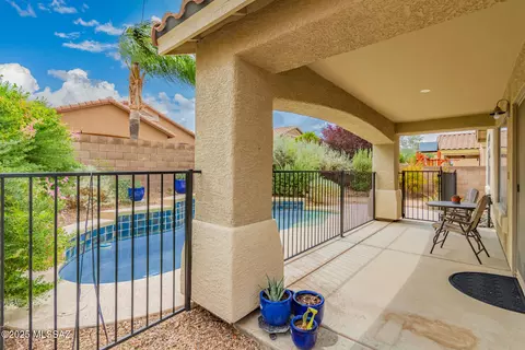 Exterior - 10562 E Bonpland Willow Dr, Tucson, AZ 85747 photo 5 of 6