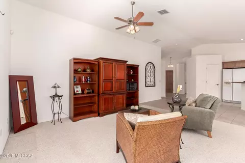 Living - 10562 E Bonpland Willow Dr, Tucson, AZ 85747 photo 1 of 3