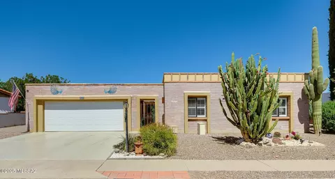 343 E Las Milpas, Green Valley, AZ 85614