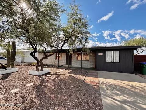 3215 W Shumaker Dr, Tucson, AZ 85741
