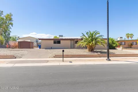 701 W Acadia Dr, Tucson, AZ 85756