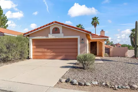 9422 N Albatross Dr, Tucson, AZ 85742