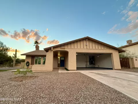 7640 S Camino Escarpado, Tucson, AZ 85746