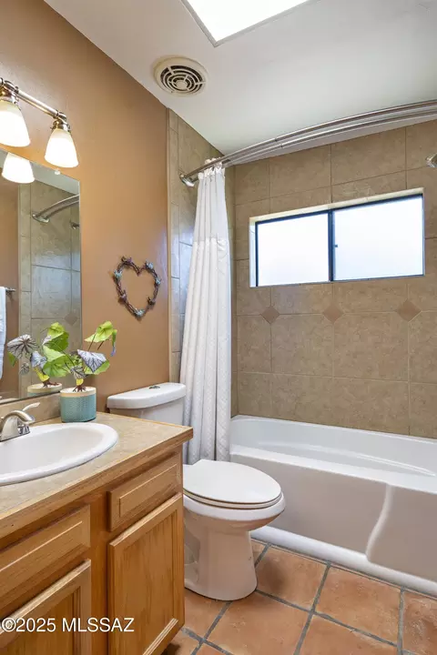 Bath - 9551 E 30th St, Tucson, AZ 85748 photo 2 of 2