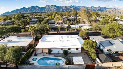 View/Area - 7642 Edison St, Tucson, AZ 85715 photo 1 of 2