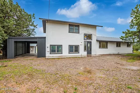 8943 S Emerald Ln, Hereford, AZ 85615