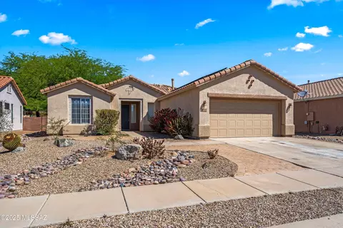 8000 W Blue Heron Way, Tucson, AZ 85743