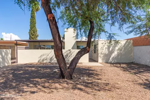 2768 S Kolb Rd, Tucson, AZ 85730