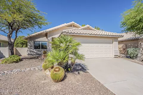 2072 W Double Eagle Dr, Tucson, AZ 85737