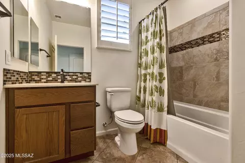 Bath - 61670 E Marble Dr, Oracle, AZ 85623 photo 3 of 3