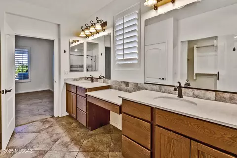 Bath - 61670 E Marble Dr, Oracle, AZ 85623 photo 1 of 3