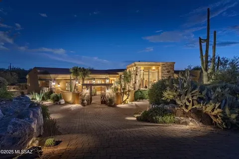 2143 E Desert Garden Dr, Tucson, AZ 85718