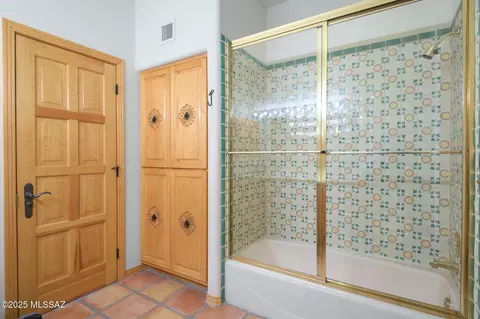 Bath - 7185 E Desert Moon Loop, Tucson, AZ 85750 photo 6 of 7