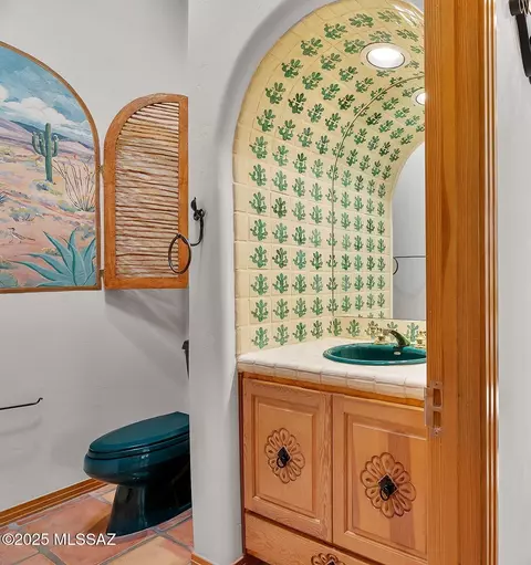 Bath - 7185 E Desert Moon Loop, Tucson, AZ 85750 photo 1 of 7