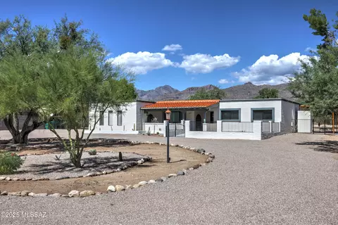 11201 E Calle Vaqueros, Tucson, AZ 85749