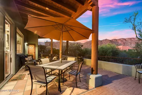 2061 S Triangle X Ln, Tucson, AZ 85713