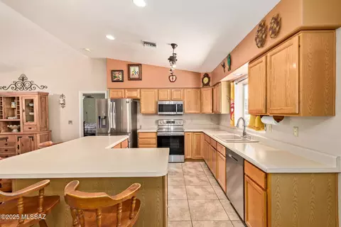 Kitchen - 601 E Nashville Ave, Vail, AZ 85641 photo 5 of 5