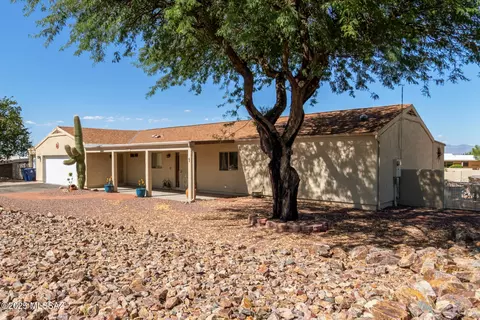 Exterior - 601 E Nashville Ave, Vail, AZ 85641 photo 3 of 10
