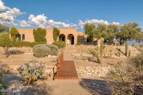 3922 N Pantano Rd, Tucson, AZ 85750
