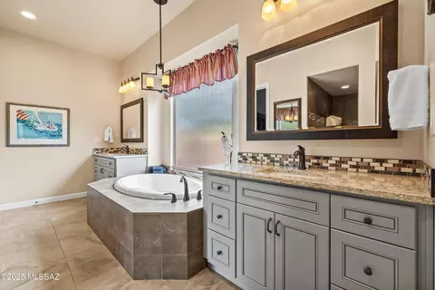 Bath - 66220 E Mount Lemmon Ln, Tucson, AZ 85739 photo 1 of 6