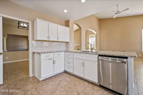 Kitchen - 64580 E Drifter Dr, Tucson, AZ 85739 photo 2 of 6