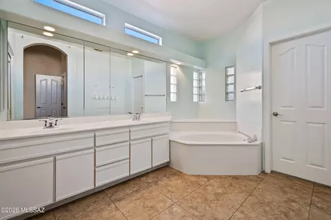 Bath - 64580 E Drifter Dr, Tucson, AZ 85739 photo 1 of 4