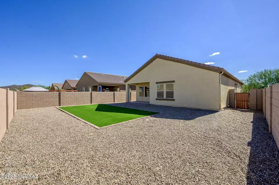 Exterior - 9292 W Creosote Rain Dr, Marana, AZ 85653 photo 2 of 8
