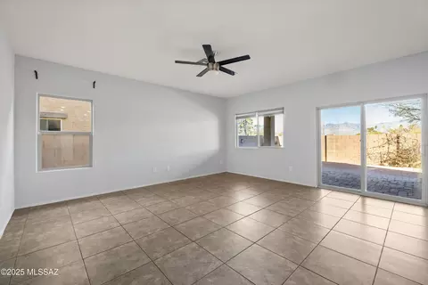Living - 8889 E Abrams Loop, Tucson, AZ 85710 photo 2 of 4