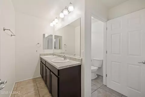 Bath - 8889 E Abrams Loop, Tucson, AZ 85710 photo 2 of 3