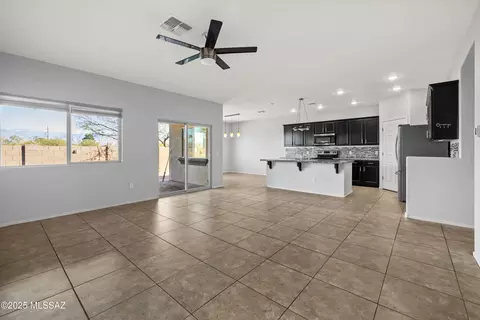 Living - 8889 E Abrams Loop, Tucson, AZ 85710 photo 3 of 4