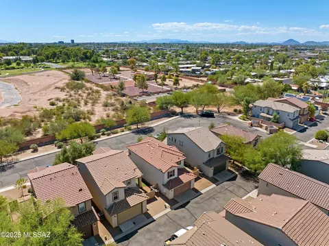 View/Area - 5741 E Bellow Ln, Tucson, AZ 85712 photo 8 of 9