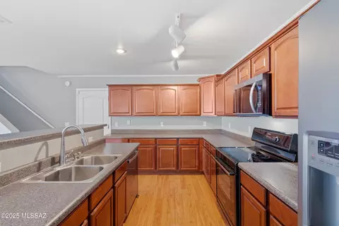 Kitchen - 5741 E Bellow Ln, Tucson, AZ 85712 photo 3 of 6