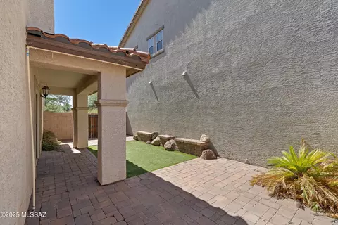 Exterior - 5741 E Bellow Ln, Tucson, AZ 85712 photo 4 of 7