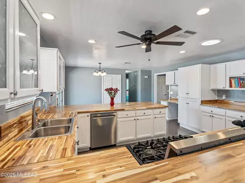 Kitchen - 2660 E Darlene Ln, Vail, AZ 85641 photo 6 of 6