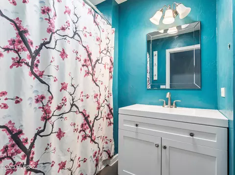 Bath - 2660 E Darlene Ln, Vail, AZ 85641 photo 2 of 3
