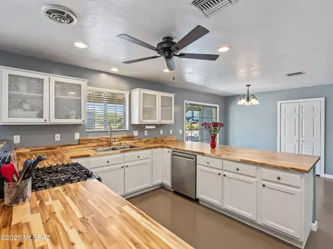 Kitchen - 2660 E Darlene Ln, Vail, AZ 85641 photo 5 of 6