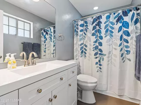 Bath - 2660 E Darlene Ln, Vail, AZ 85641 photo 1 of 3