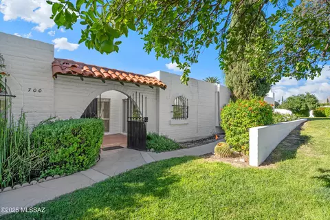 700 W Roller Coaster Rd, Tucson, AZ 85704