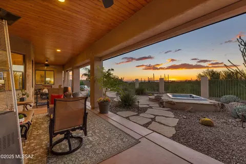 12433 N Golden Mirror Dr, Marana, AZ 85658