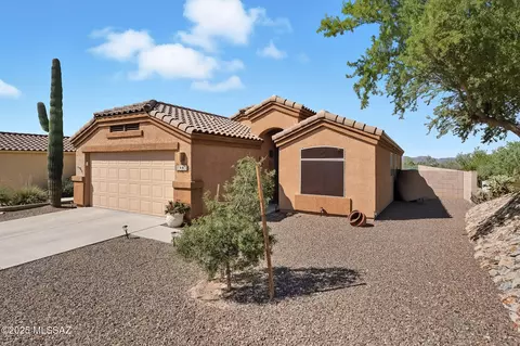 7987 N Jewelflower Dr, Tucson, AZ 85741