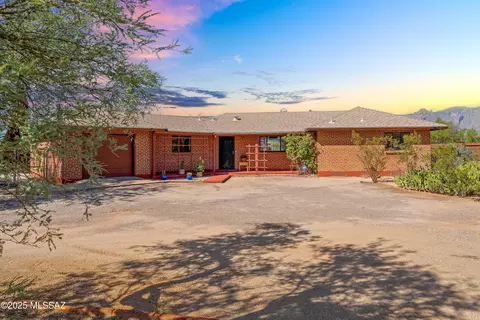 1501 E Lind Rd, Tucson, AZ 85719
