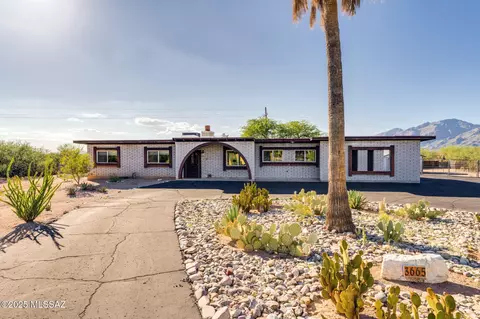 3665 N Pellegrino Dr, Tucson, AZ 85749