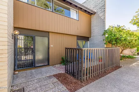 5701 E Glenn St #19, Tucson, AZ 85712