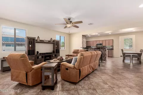 7483 S Salt Water Dr, Tucson, AZ 85757