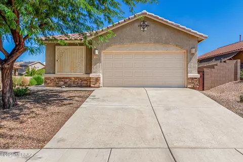 7483 S Salt Water Dr, Tucson, AZ 85757