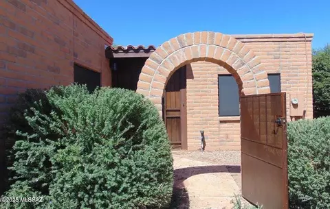 1592 W Agave Ln, Green Valley, AZ 85622